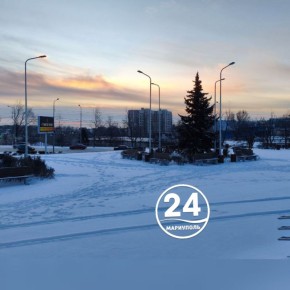 Морозное утро в Мариуполе радует глаз белоснежным пейзажем