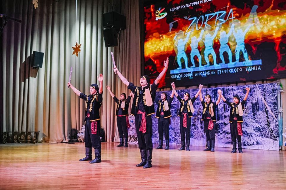 Творческие коллективы поселка Старый Крым популяризируют урумскую культуру