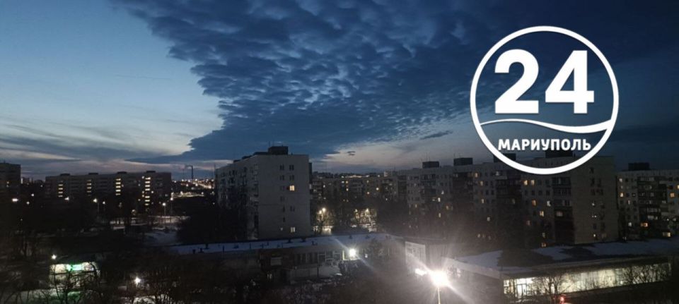 Вот такие красивые облака наблюдали мариупольцы сегодня вечером над нашим любимым городом! Вот такие красивые облака наблюдали мариупольцы сегодня вечером над нашим любимым городом!