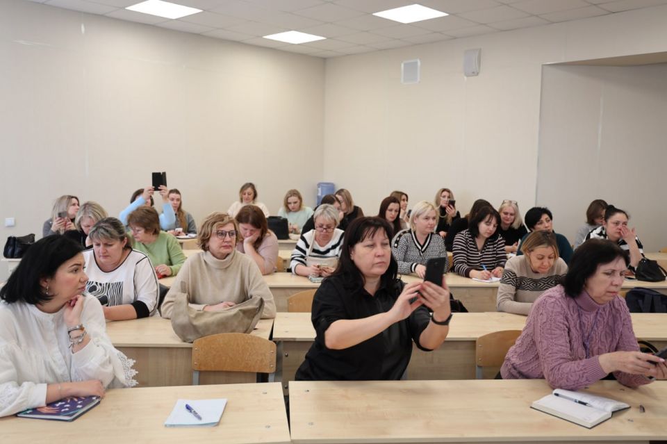 В Мариуполе прошел семинар по профилактике терроризма и экстремизма в образовательной среде В Мариуполе прошел семинар по профилактике терроризма и экстремизма в образовательной среде