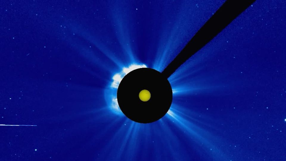 Очень сильный взрыв был зафиксирован на обратной стороне Солнца