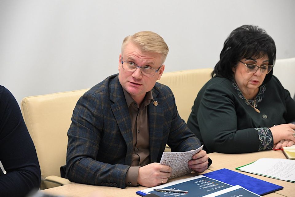 Денис Пушилин: Благоустройство сел, обновление парка сельхозтехники и субсидии предприятиям АПК — этим и другим вопросам посвятили оперативное совещание Денис Пушилин: Благоустройство сел, обновление парка сельхозтехники и субсидии предприятиям АПК — этим и другим вопросам посвятили оперативное совещание