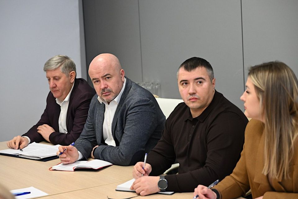 Денис Пушилин: Благоустройство сел, обновление парка сельхозтехники и субсидии предприятиям АПК — этим и другим вопросам посвятили оперативное совещание Денис Пушилин: Благоустройство сел, обновление парка сельхозтехники и субсидии предприятиям АПК — этим и другим вопросам посвятили оперативное совещание