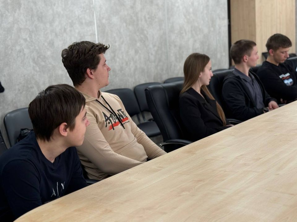 Не стань жертвой обмана!. В Международный день безопасного Интернета в Мариуполе состоялась важная встреча для молодёжи Не стань жертвой обмана!. В Международный день безопасного Интернета в Мариуполе состоялась важная встреча для молодёжи