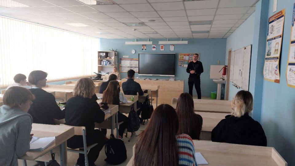 Стражи правопорядка ведут профилактическую работу с несовершеннолетними