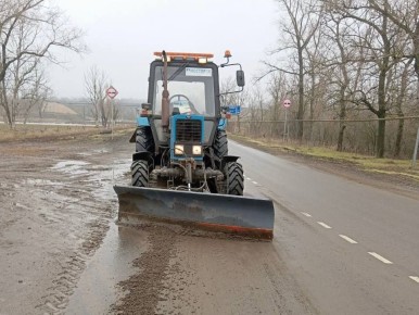 До нового снега успеваем навести порядок на дорогах