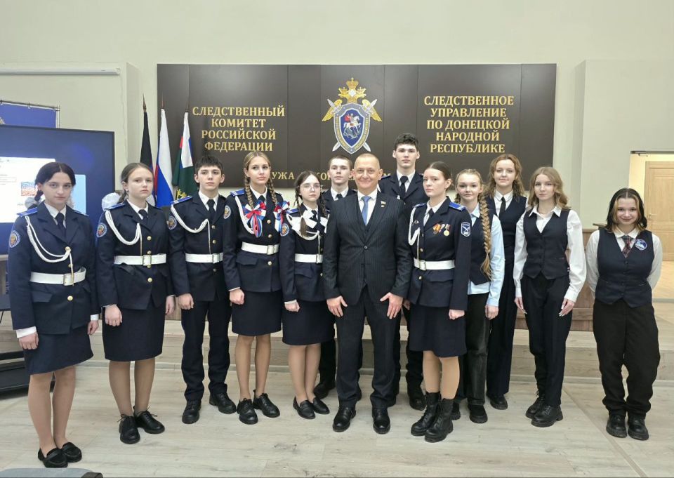 Дмитрий Огилец: Сегодня, совместно с сотрудниками Следственного управления Следственного комитета Российской Федерации по Донецкой Народной Республике, принял участие в торжественном мероприятии, посвящённом Дмитрий Огилец: Сегодня, совместно с сотрудниками Следственного управления Следственного комитета Российской Федерации по Донецкой Народной Республике, принял участие в торжественном мероприятии, посвящённом