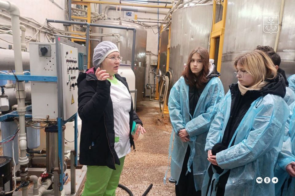 Мариупольские школьники познакомились с современными пищевыми технологиями Мариупольские школьники познакомились с современными пищевыми технологиями