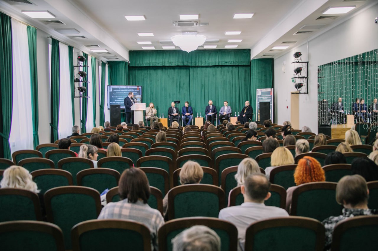 Антон Кольцов: Открыли в Мариуполе Всероссийскую научно-практическую конференцию «Культурный код России. Мост между духовным наследием и цифровым будущим» Антон Кольцов: Открыли в Мариуполе Всероссийскую научно-практическую конференцию «Культурный код России. Мост между духовным наследием и цифровым будущим»