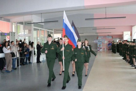 "Служу России!": Церемония посвящения в гвардейцы прошла в школе №26