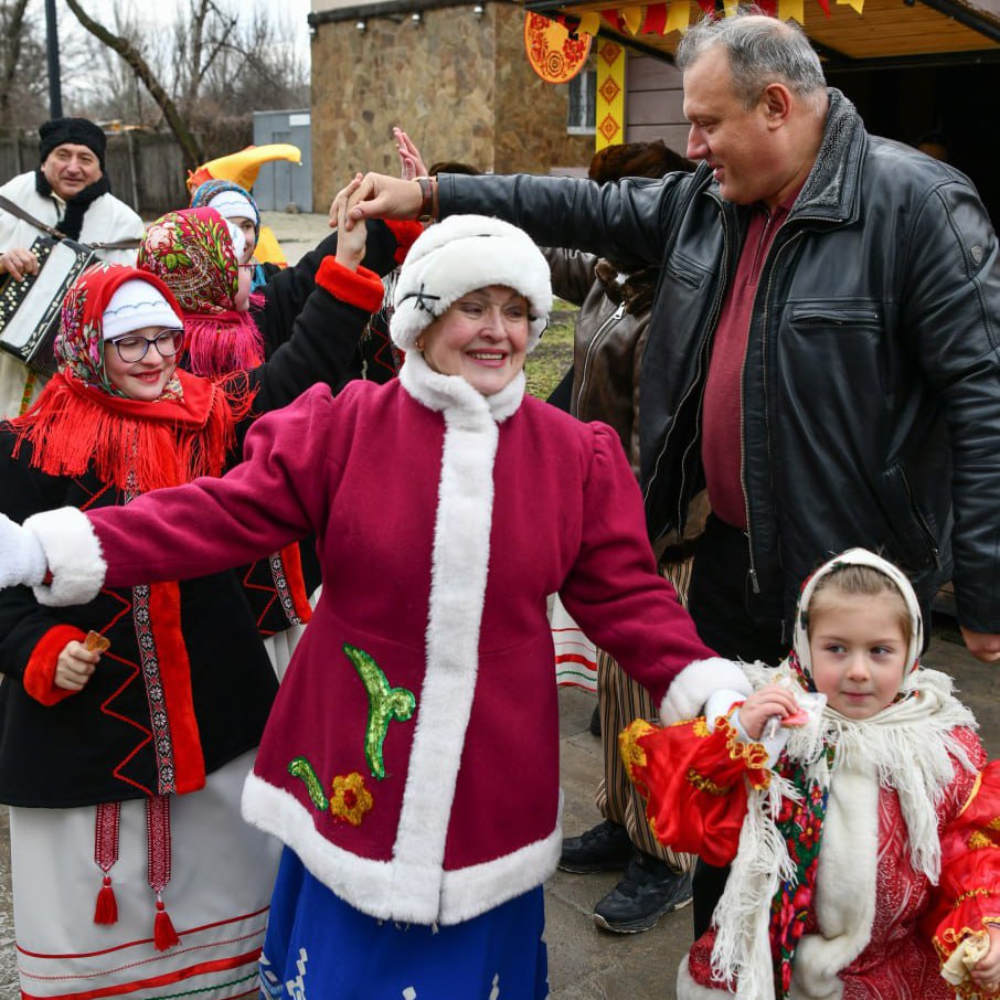 В Донецке стартовали масленичные гуляния В Донецке стартовали масленичные гуляния