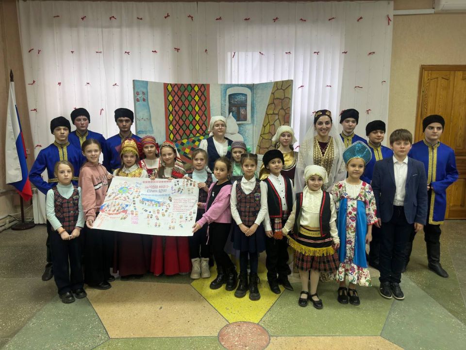 Ко Дню родного языка в МБУК "ЦКД ПГТ СТАРЫЙ КРЫМ" прошло торжественное мероприятие Ко Дню родного языка в МБУК "ЦКД ПГТ СТАРЫЙ КРЫМ" прошло торжественное мероприятие