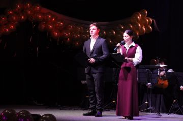 22 февраля 2026 года в Мариупольском русском драматическом театре прошло торжественное мероприятие — концерт артистов и оркестра театра под управлением Ю. Чайн «Безумству храбрых поём мы песню», посвящённый Дню защитника...