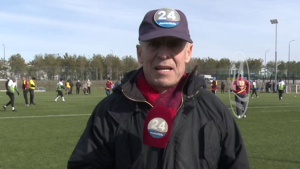 Продолжается зимний чемпионат Мариуполя по футболу