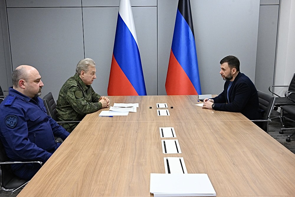 Денис Пушилин: С заместителем генерального прокурора РФ Юрием Пономаревым и прокурором ДНР Андреем Спиваком обсудили проблемные вопросы жителей освобождённых территорий Денис Пушилин: С заместителем генерального прокурора РФ Юрием Пономаревым и прокурором ДНР Андреем Спиваком обсудили проблемные вопросы жителей освобождённых территорий