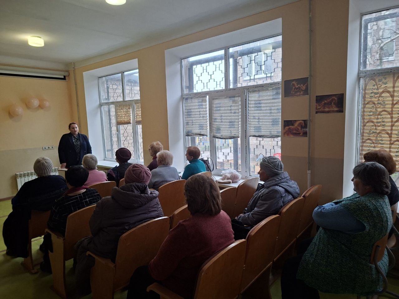 В рамках проекта "Старшее поколение" партии "Единая Россия" состоялась встреча с посетителями ГБУСО ЦСОН Ильичевского района города Мариуполя