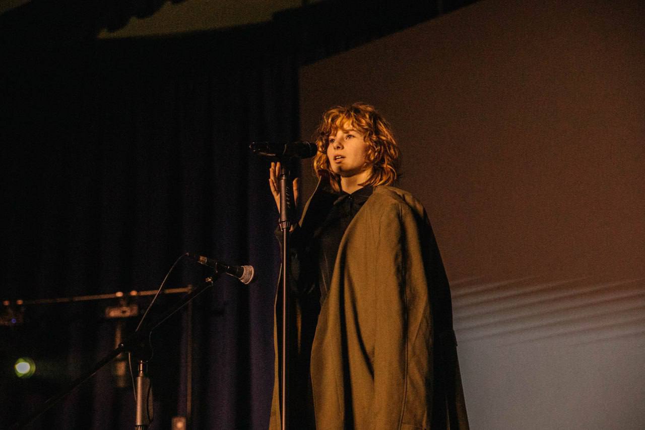 Актеры-студенты из Мариуполя представили спектакль «Живые свидетели» Актеры-студенты из Мариуполя представили спектакль «Живые свидетели»