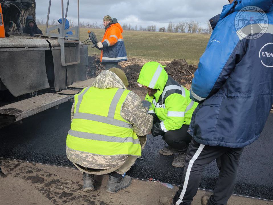 Дорожники готовятся к первой в этом году укладке асфальтобетона на ряде участков, где уже завершены работы по фрезерованию Дорожники готовятся к первой в этом году укладке асфальтобетона на ряде участков, где уже завершены работы по фрезерованию