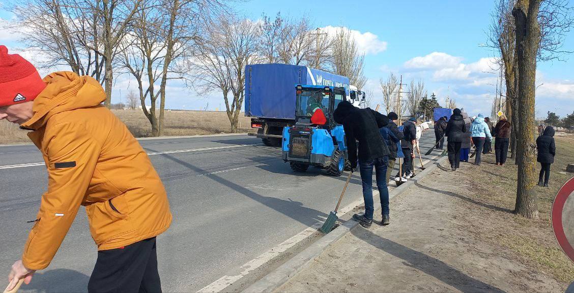 Вместе — сила: как партийцы преобразили Таганрогскую трассу Вместе — сила: как партийцы преобразили Таганрогскую трассу