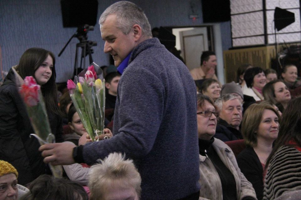 Тюльпанов много не бывает, особенно, к 8 марта