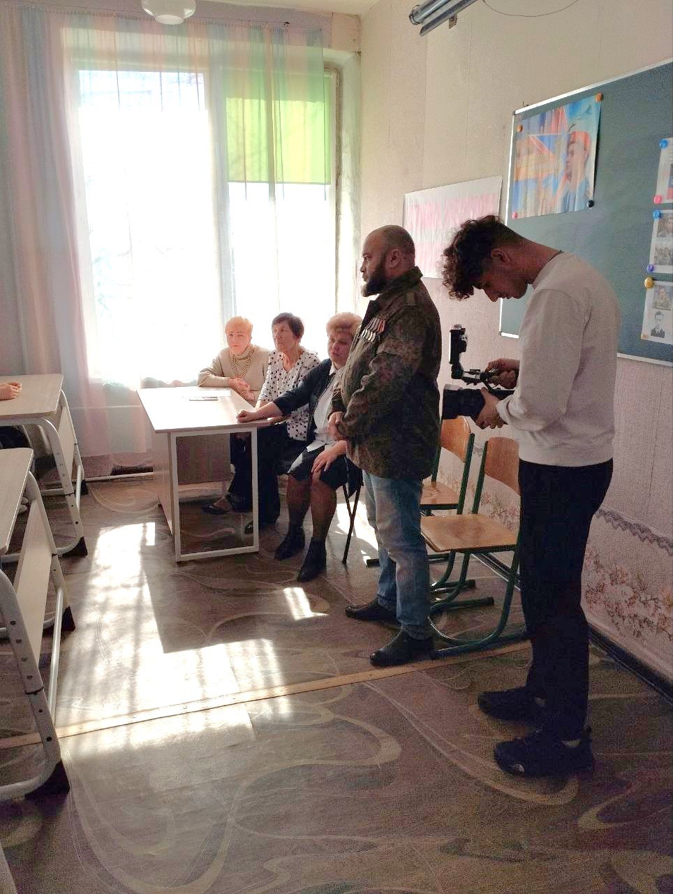 Ветеран-защитник Отечества провел урок мужества для студентов Донецка Ветеран-защитник Отечества провел урок мужества для студентов Донецка