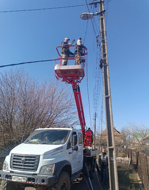 В Жовтневом районе Мариуполя энергетики провели осмотр оборудования В Жовтневом районе Мариуполя энергетики провели осмотр оборудования