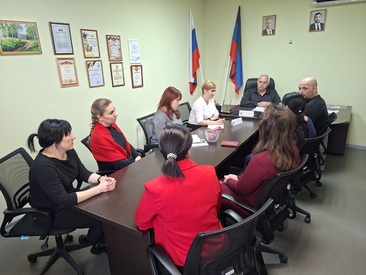 В Управе Ильичевского внутригородского района города Мариуполь состоялась встреча руководителя Управы Скударь Владимира с жителями