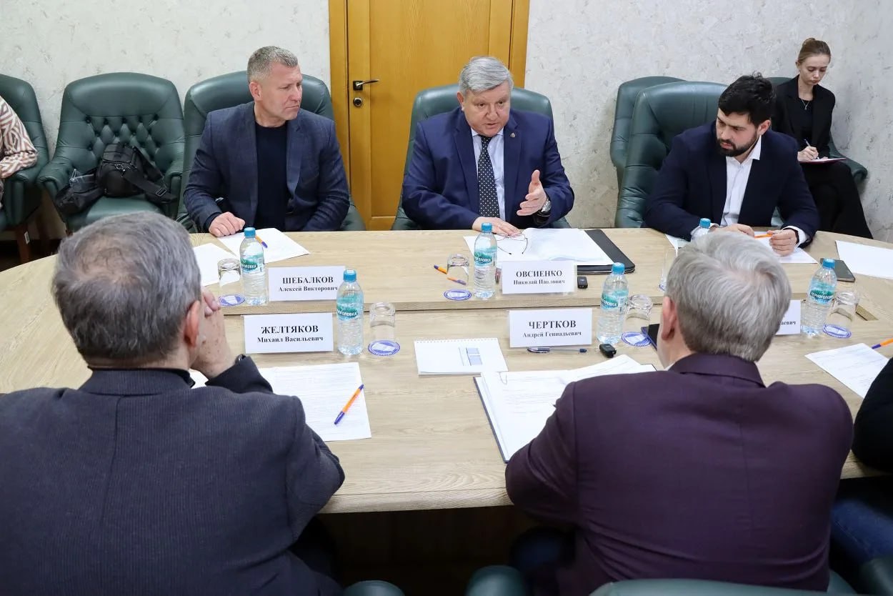 Андрей Чертков и зампредседателя Российского военно-исторического общества Николай Овсиенко обсудили в ходе рабочей встречи работу регионального отделения РВИО и планы на ближайшую перспективу Андрей Чертков и зампредседателя Российского военно-исторического общества Николай Овсиенко обсудили в ходе рабочей встречи работу регионального отделения РВИО и планы на ближайшую перспективу