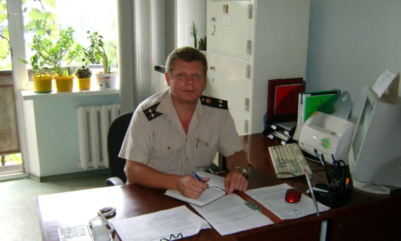 Бывшего сотрудника МЧС из Мариуполя приговорили к 14 годам колонии Бывшего сотрудника МЧС из Мариуполя приговорили к 14 годам колонии