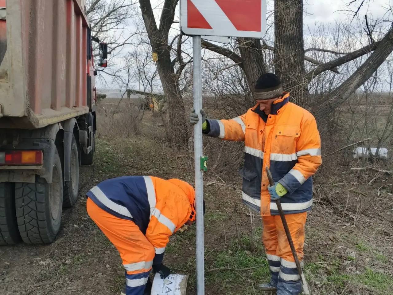 Новые дорожные знаки установили ещё на двух автомобильных дорогах Новые дорожные знаки установили ещё на двух автомобильных дорогах