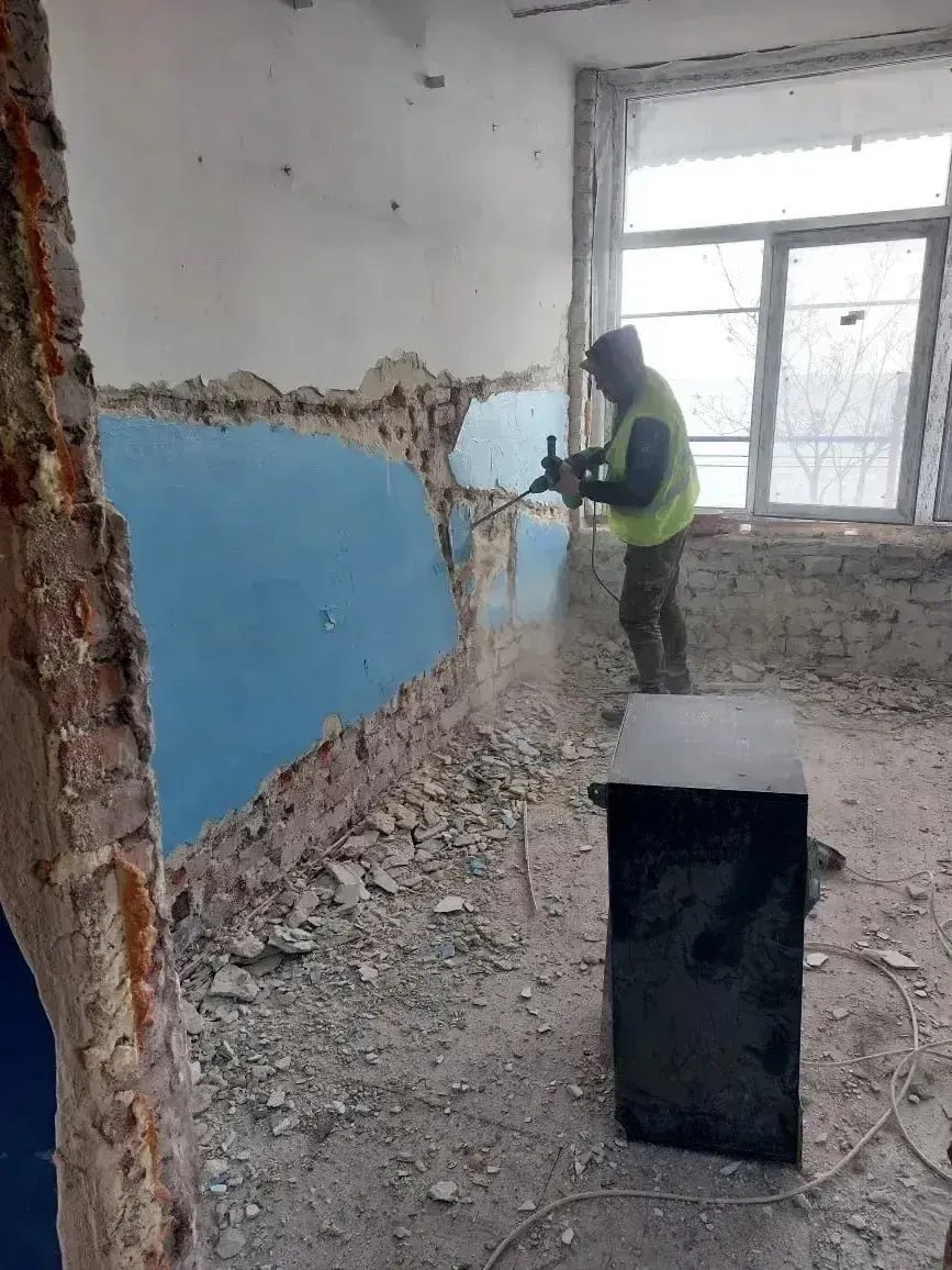 Петербургские строители приступили к восстановлению зданий ГИМС в Мариуполе Петербургские строители приступили к восстановлению зданий ГИМС в Мариуполе