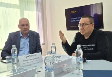 Андрей Крамар: Второй день на улице благодать! И как же классно хоть на часок-другой в воскресенье отринуть все заботы и нервы – и выбраться на прогулку по набережной: неторопливо идти вдоль Кальмиуса, подставляя лицо...