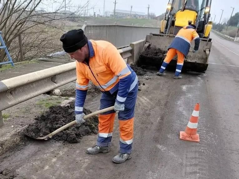 Ни дня без работы - продолжаем приводить в порядок дорожную сеть Республики Ни дня без работы - продолжаем приводить в порядок дорожную сеть Республики