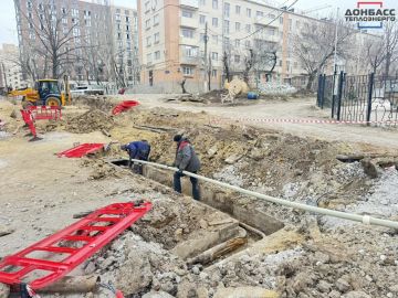 ЗАМЕНИЛИ 100 МЕТРОВ ТРУБЫ: ЛИКВИДАЦИЯ ПОРЫВА НА ТЕПЛОТРАССЕ В МАРИУПОЛЕ