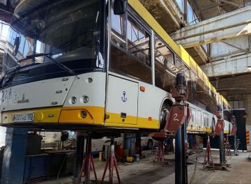 Мариупольтранс: Ежедневно специалисты автобусного и троллейбусного парка ГУП ДНР "МАРИУПОЛЬТРАНС" производят осмотр, ремонт и наладку подвижного состава, что способствует обеспечению безопасности и комфорту пассажиров