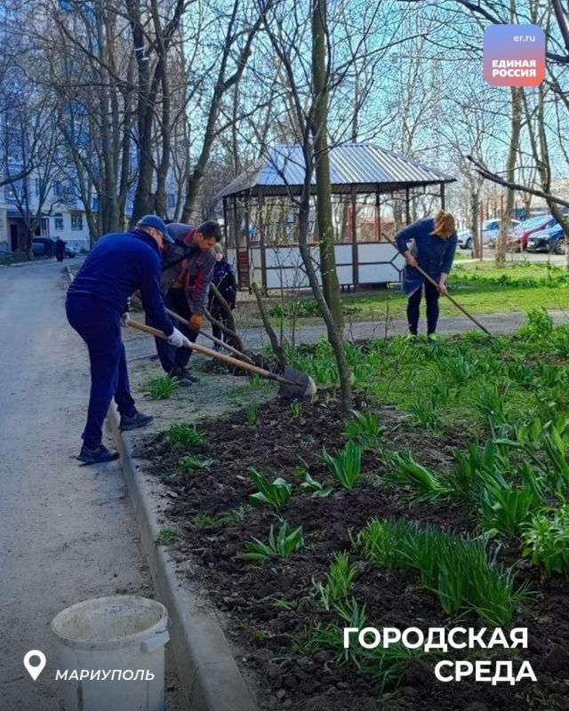 Наводим порядок вместе. Активисты «Единой России», жители и сотрудники Управы Орджоникидзевского района провели очередной субботник Наводим порядок вместе. Активисты «Единой России», жители и сотрудники Управы Орджоникидзевского района провели очередной субботник