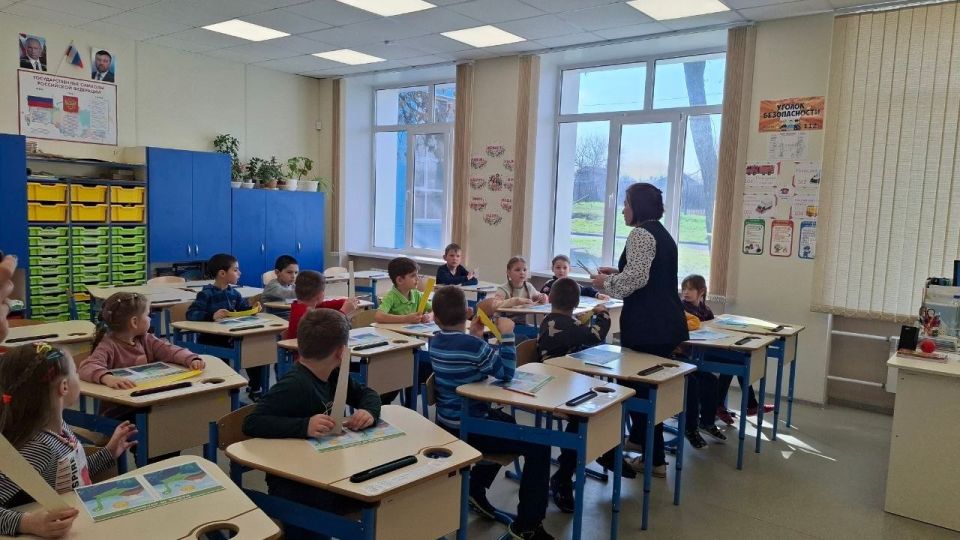 Будущие первоклассники знакомятся со школой Будущие первоклассники знакомятся со школой