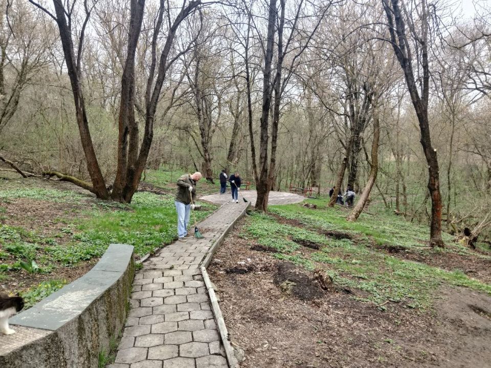 Сегодня в рамках Всероссийской акции «Вода России» состоялся субботник на территории Ильичевского района Сегодня в рамках Всероссийской акции «Вода России» состоялся субботник на территории Ильичевского района