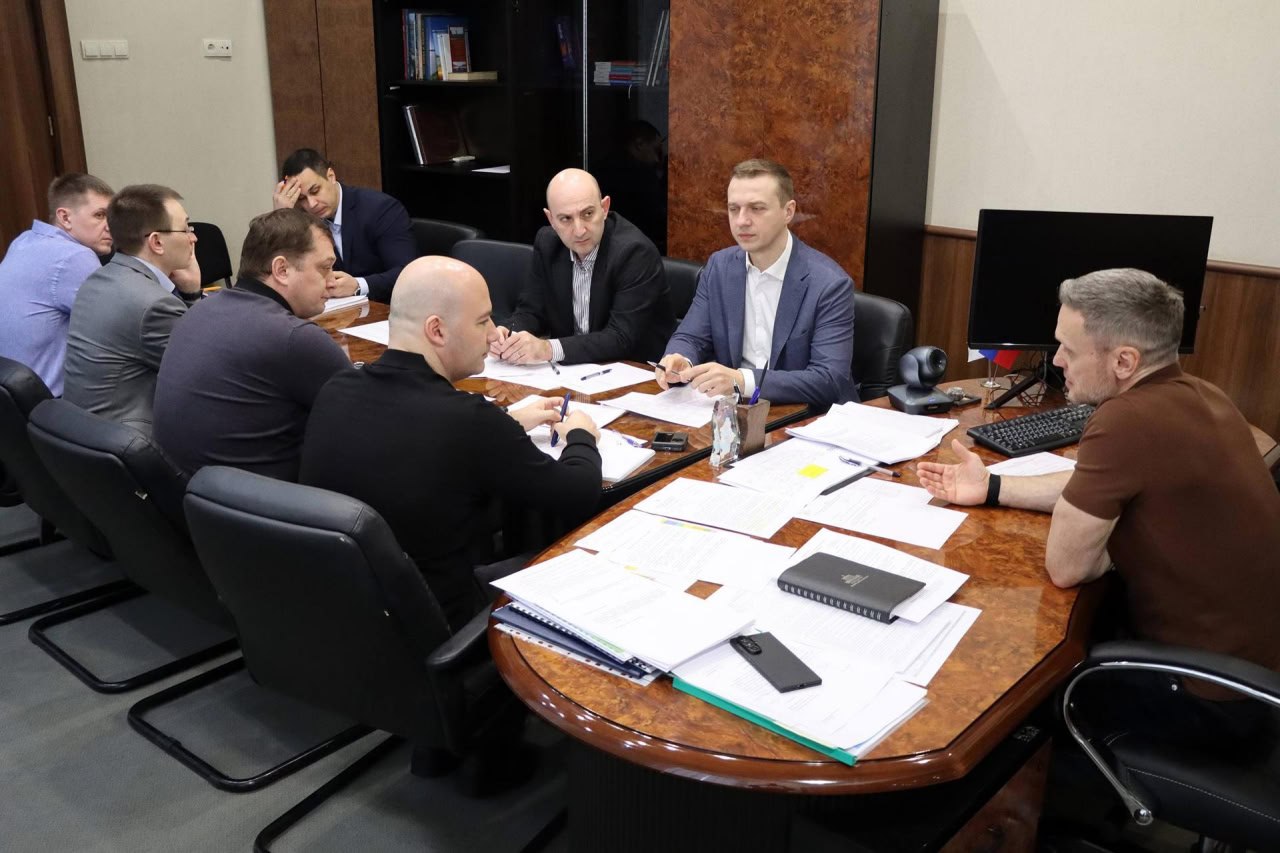В Правительстве ДНР обсудили аспекты экономического развития Республики, отдельное внимание уделив вопросам работы Мариупольского порта