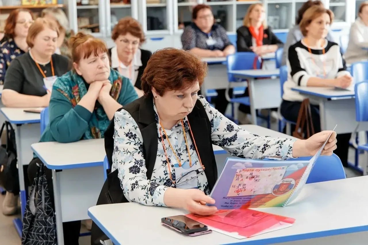 Мариупольские педагоги на форуме в Санкт-Петербурге приняли участие в творческой лаборатории Мариупольские педагоги на форуме в Санкт-Петербурге приняли участие в творческой лаборатории