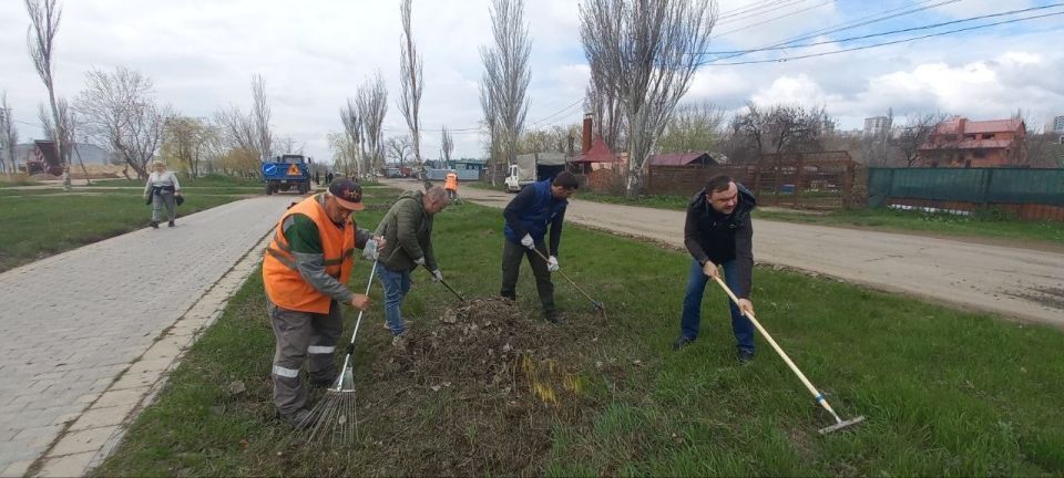 Наш город у моря становится чище! Наш город у моря становится чище!