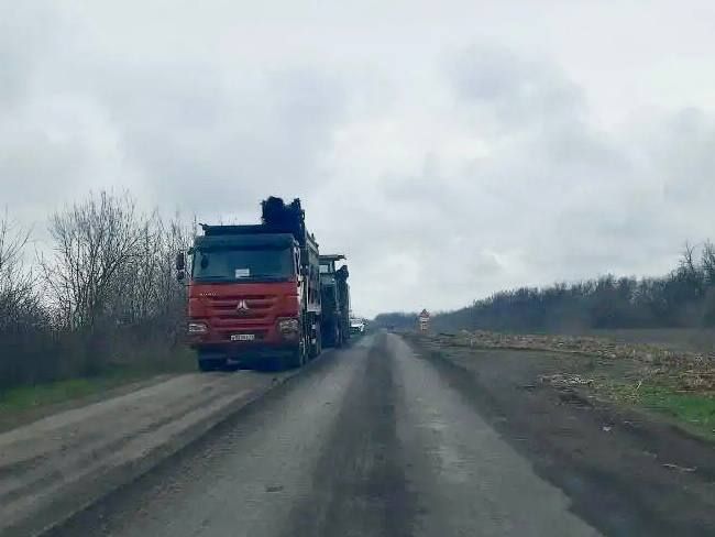В Амвросиевском районе приступили к ремонту автомобильной дороги Шахтное - Степано-Крынка – Обрезное В Амвросиевском районе приступили к ремонту автомобильной дороги Шахтное - Степано-Крынка – Обрезное