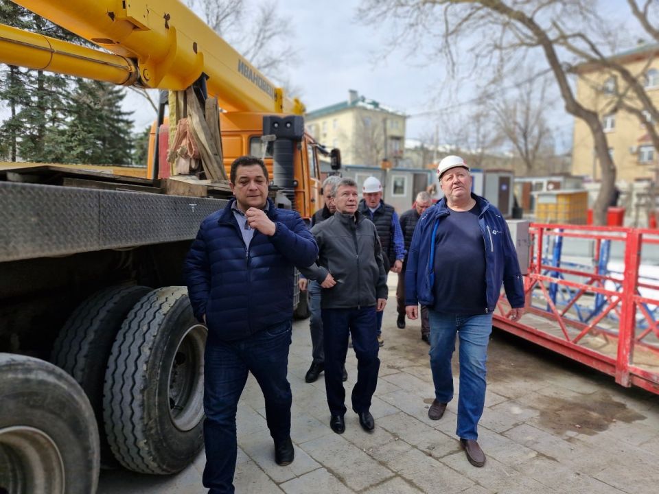 Мариуполь с рабочим визитом посетил вице-губернатор Санкт-Петербурга Игорь Потапенко Мариуполь с рабочим визитом посетил вице-губернатор Санкт-Петербурга Игорь Потапенко