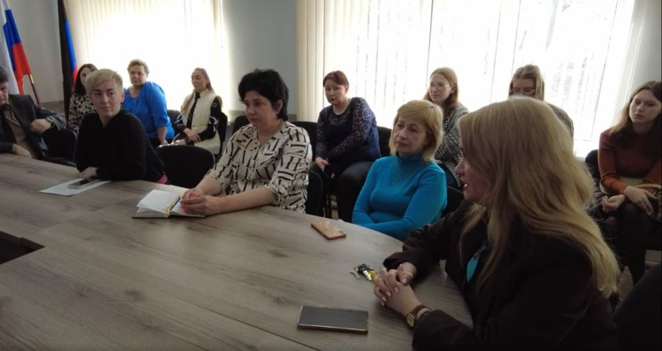 В Мариуполе по инициативе главного врача Больницы интенсивного лечения, координатора здравоохранения города Валентины Гавриляк продолжается проведение круглых столов «Zа здоровье» В Мариуполе по инициативе главного врача Больницы интенсивного лечения, координатора здравоохранения города Валентины Гавриляк продолжается проведение круглых столов «Zа здоровье»