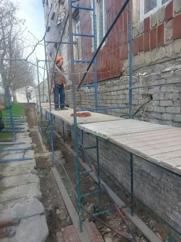 Петербургские строители приводят в порядок здание ГИМС МЧС в Мариуполе Петербургские строители приводят в порядок здание ГИМС МЧС в Мариуполе