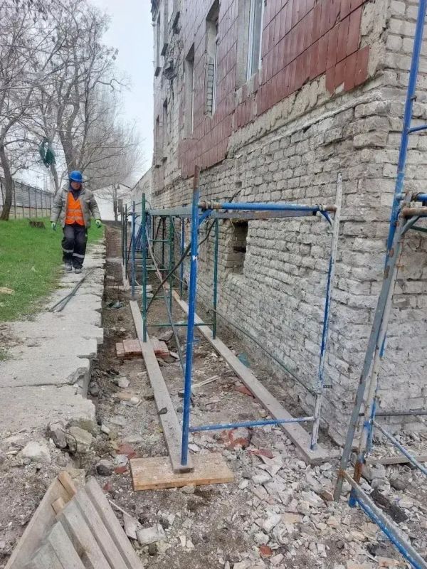 Петербургские строители приводят в порядок здание ГИМС МЧС в Мариуполе Петербургские строители приводят в порядок здание ГИМС МЧС в Мариуполе