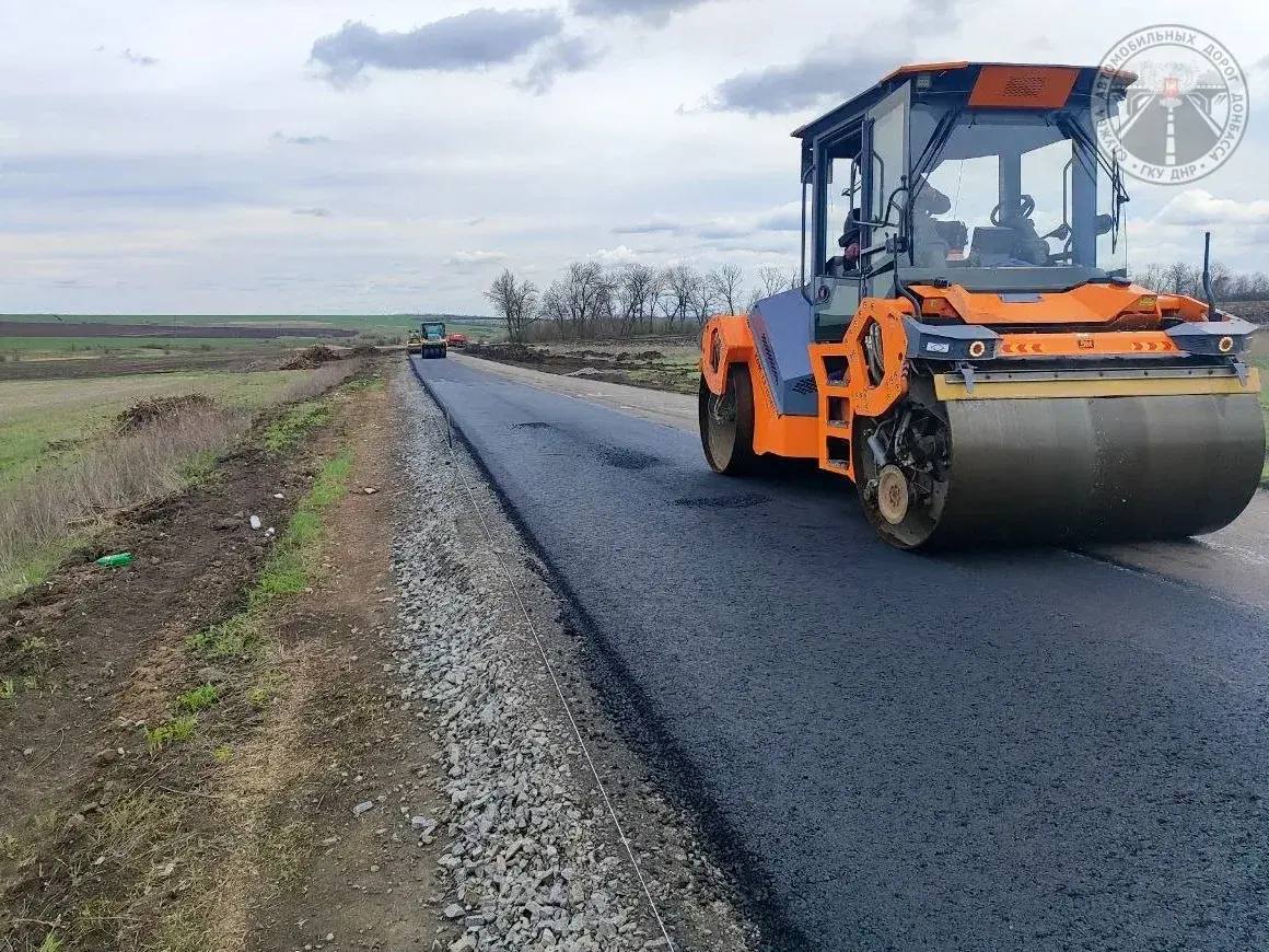 Александр Бондаренко: С начала дорожного сезона в Республике уже обновлено более 32 км асфальтобетонного покрытия