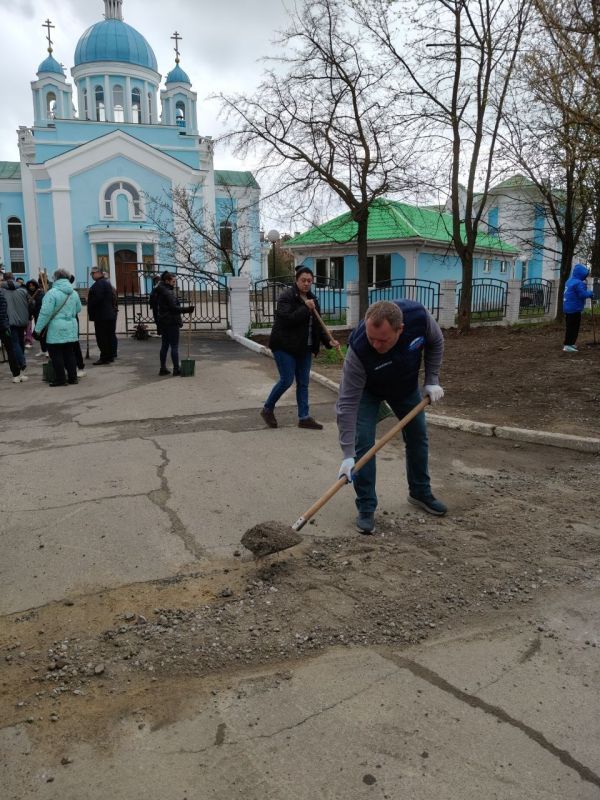 ЧИСТОТА — К ПРАЗДНИКУ: В МАРИУПОЛЕ ПРОШЁЛ ОБЩЕРЕГИОНАЛЬНЫЙ СУББОТНИК ЧИСТОТА — К ПРАЗДНИКУ: В МАРИУПОЛЕ ПРОШЁЛ ОБЩЕРЕГИОНАЛЬНЫЙ СУББОТНИК