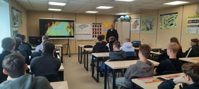 Транспортные полицейские Мариуполя провели важные беседы со студентами