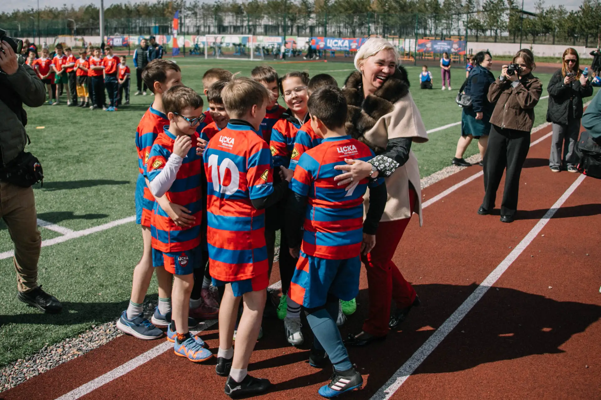 В Мариуполе состоялся Гранд-финал IV сезона Школьной лиги ЦСКА по тэг-регби В Мариуполе состоялся Гранд-финал IV сезона Школьной лиги ЦСКА по тэг-регби